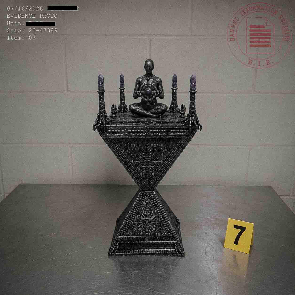 EVIDENCE_03_THYRON_STATUE